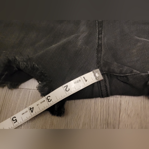 Time & Tru, frayed booty jean shorts, black, Size 16, High Rise - Picture 6 of 11